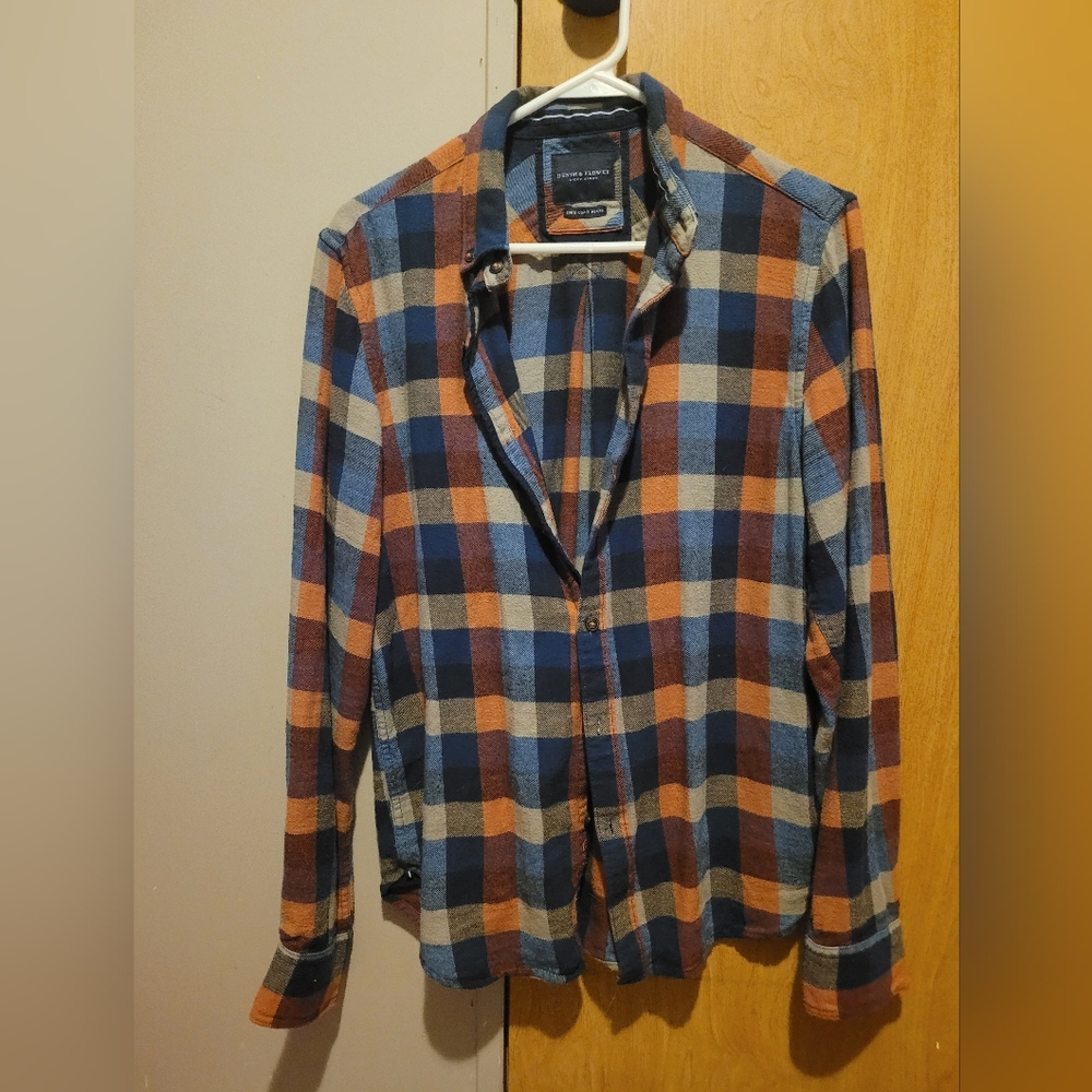 MENS S PLAID BUTTON DOWN
